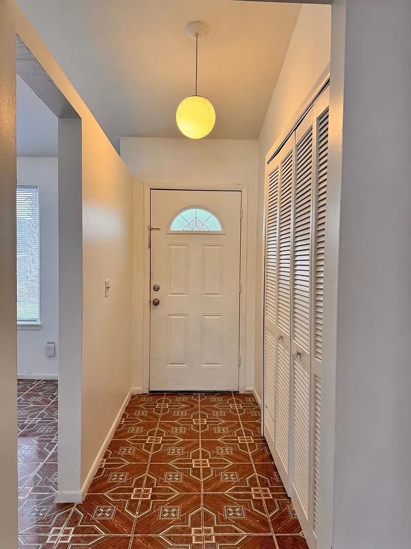 Great location! Great price! Great home! — Photo 2
