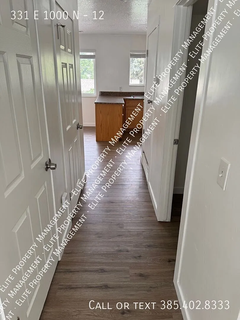 Great Pleasant Grove 2 Bedroom 1.5 bathroom Townhome — Photo 4