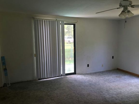 4th image of 847 SE Weeks Ln