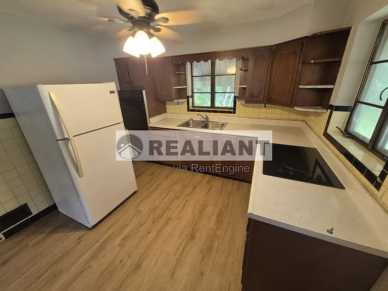 501 Hallam Ave — Photo 6