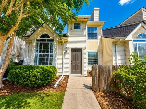 469 Lees Mill Dr, Newport News, VA 23608