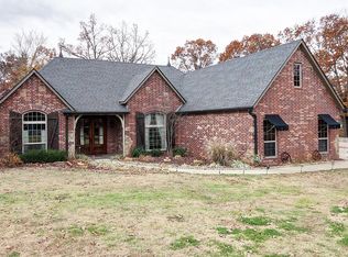 14296 Oak Dr, Claremore, OK 74019
