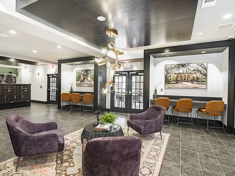 Capital Collective Luxury Apartments — Photo 6