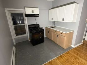 300 Watchung Ave
