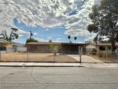 2858 Puenta St, Las Vegas, NV, 89121