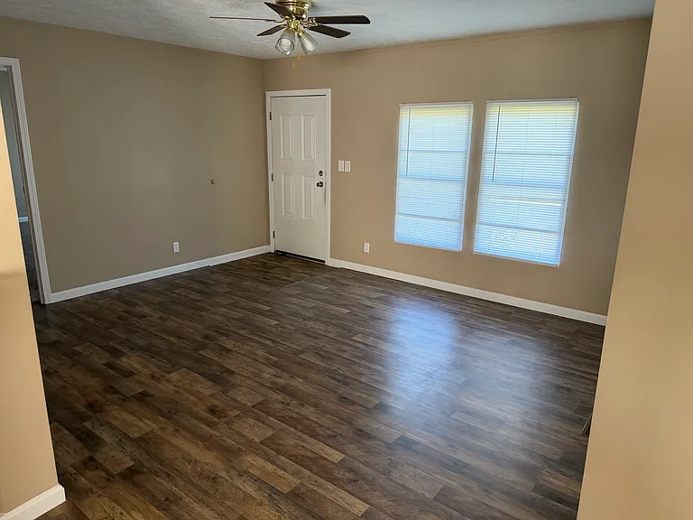 764 Medley Dr — Photo 2