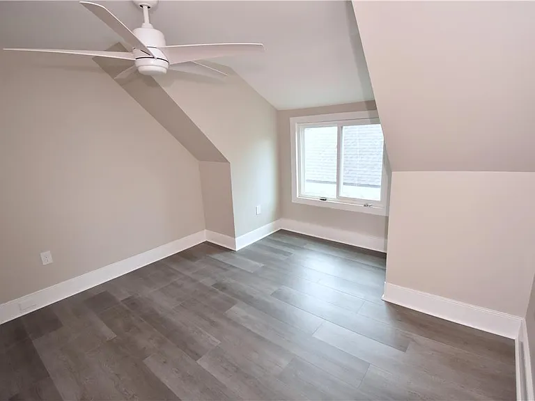 219 W Burke St #2 — Photo 15