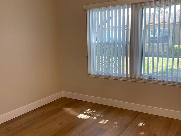 5th image of 4610 N Lakewood Blvd