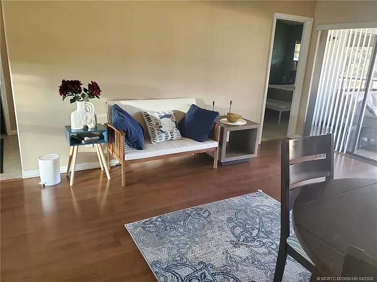 1411 NE 14th Ct #13 — Photo 6