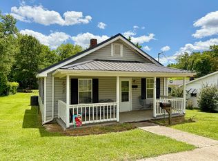 455 W 5th St, Chase City, VA 23924