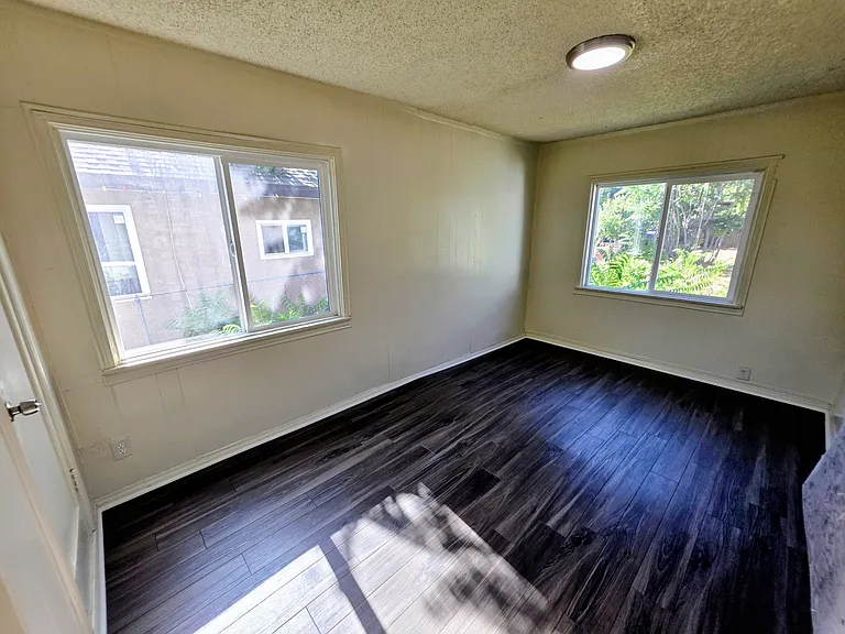 24632 E Court St — Photo 8