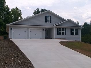 100 Beechmont Dr, Morganton, NC 28655
