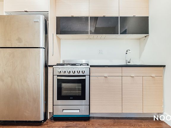 2nd image of 157 Jefferson Ave #1D