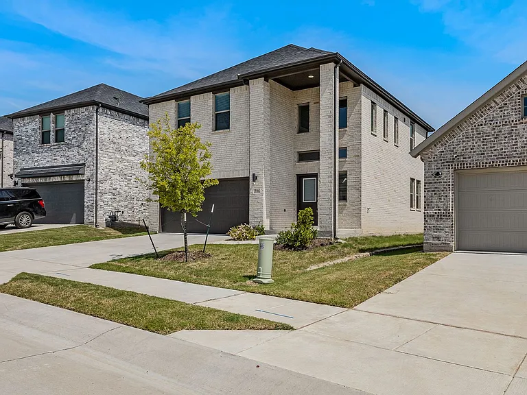 706 Melody Hill Dr — Photo 2
