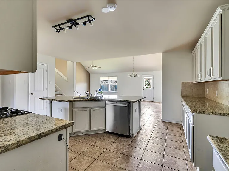 9203 Haverford Cove Ct — Photo 4