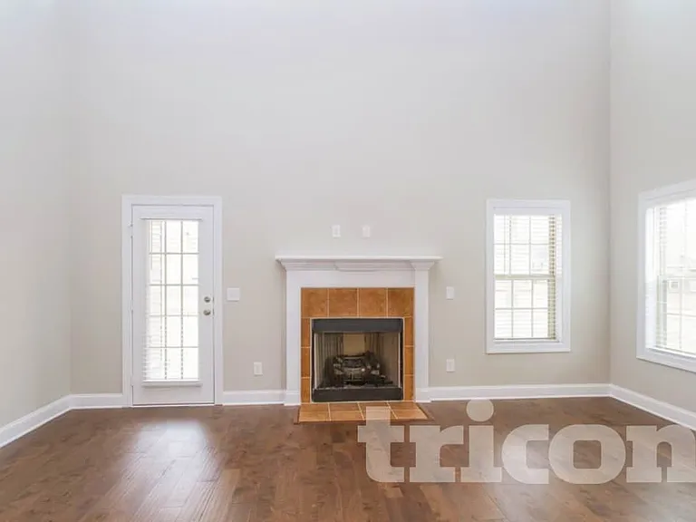 1514 Burrows Ave — Photo 4