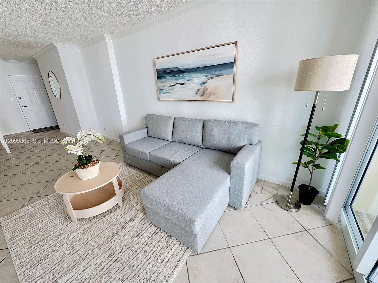 Wave Condo — Photo 3