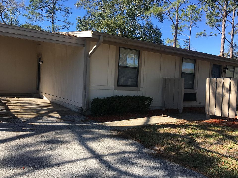 Entry/Carport