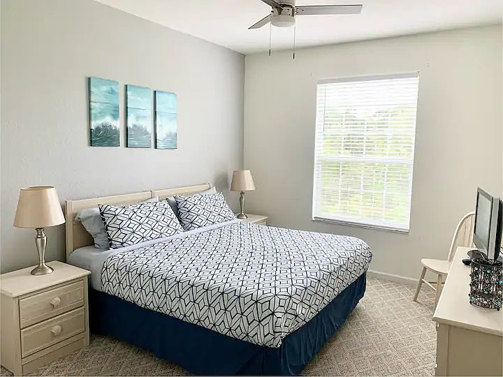 King Room w Memory Foam Mattress, Ensuite Bathroom & Walk-In Closet