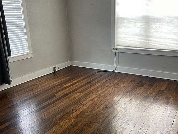 3rd image of 103 Ewing Ave