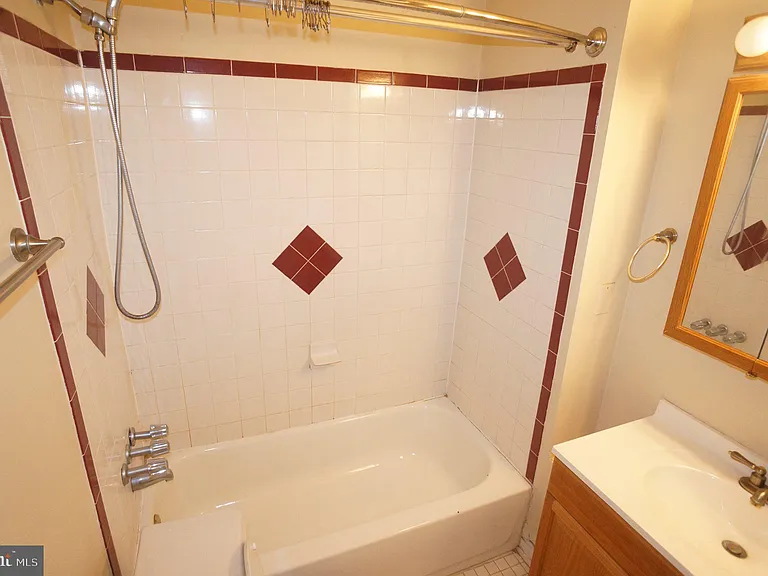 471 M St NW #A — Photo 8