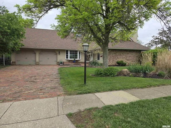9 Chrisendale Ln, Washington, IL 61571