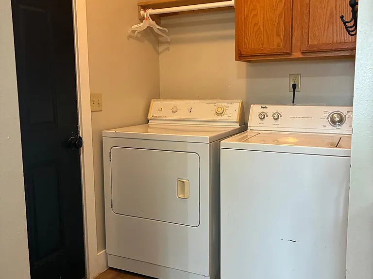 310 E Franklin Ave — Photo 10
