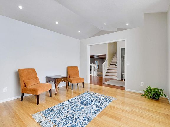 5th image of 2025 Oak Glen Trl