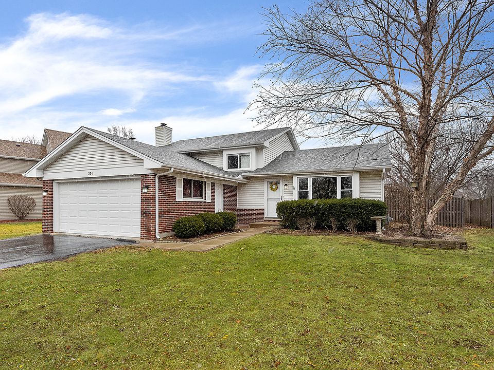 1st image of 234 Hickory Oaks Dr
