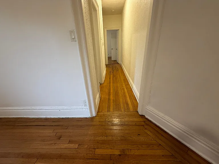 17 Gifford Ave #13E — Photo 8