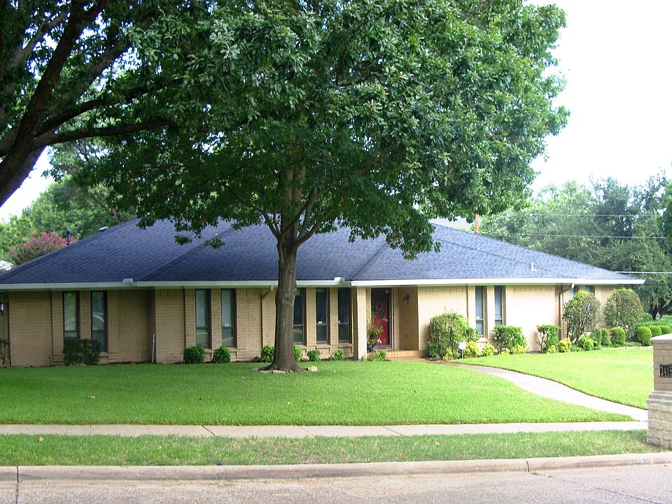 2415 Fairway Dr  