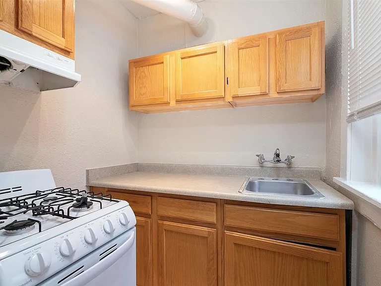 1205 Washington — Photo 4