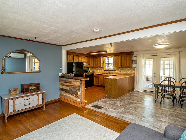 Open kitchen/living