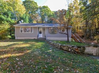 224 Arnold Rd, Sturbridge, MA 01518