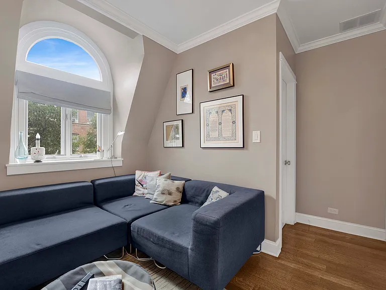 2109 N Clark St — Photo 29