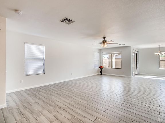 2319 E 35th Ave Apachelarge004005Liv