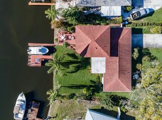 9440 Sun Isle Dr NE, Saint Petersburg, FL 33702