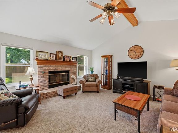 2nd image of 3281 Principia Ave