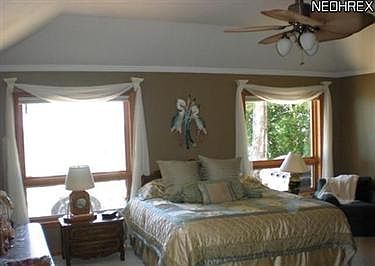 4th image of 3186 Edgewater Blvd