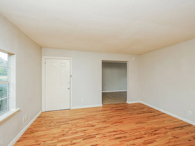 5175 Cardiff St — Photo 9