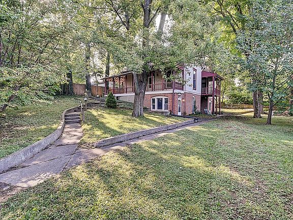 3rd image of 2221 Nowland Ave #B