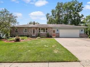 1586 Harding St NW, Grand Rapids, MI 49544