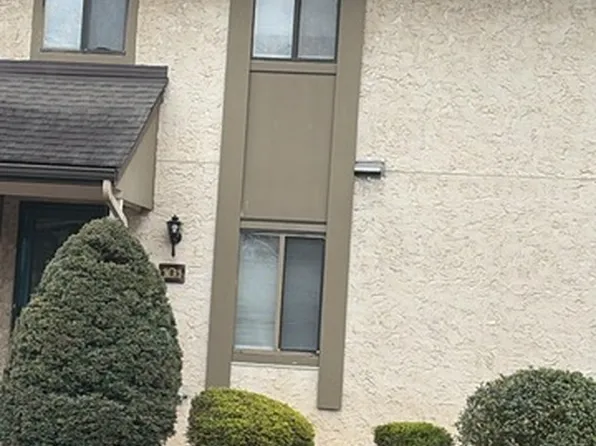 101 Hampshire Dr, Plainsboro, NJ 08536