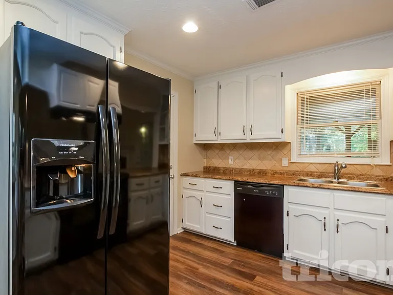 828 Georgetown Dr — Photo 5