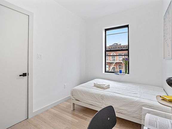 2nd image of 537 Edgecombe Ave #4