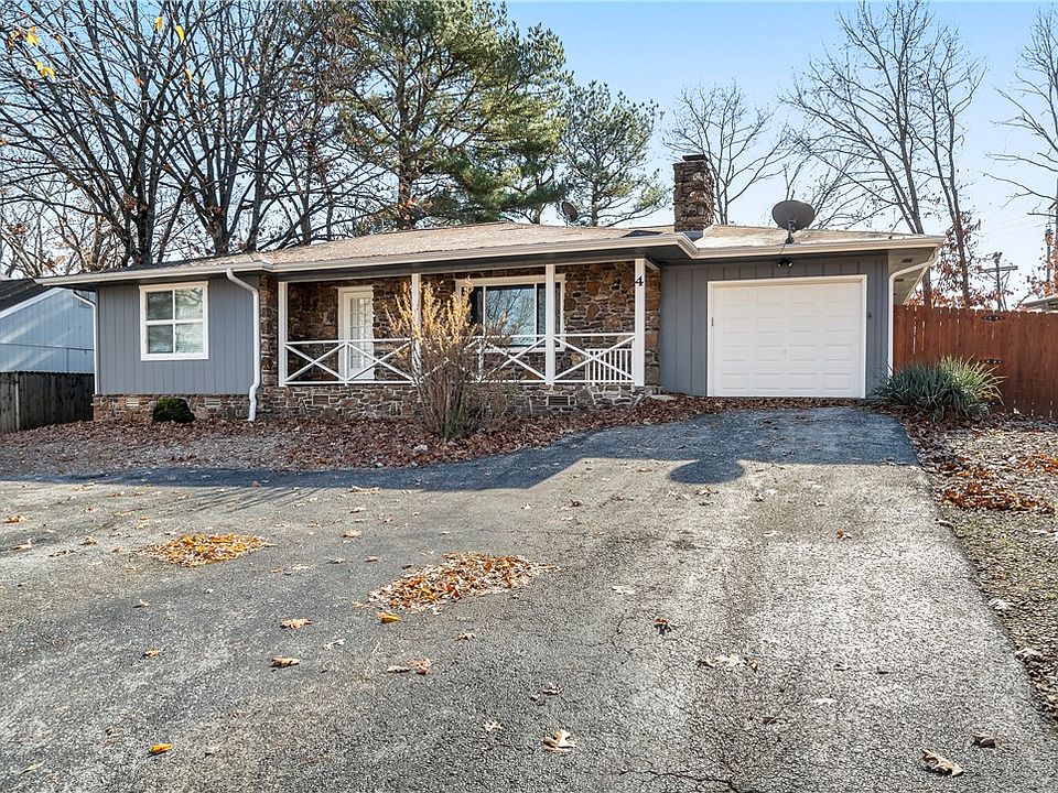 1st image of 4 Elizabeth Dr