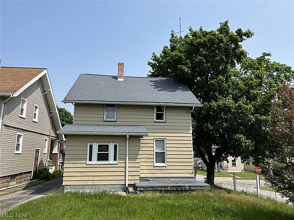 2nd image of 521 E Martin St