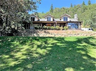 1044 NE Hillcrest Dr, Grants Pass, OR 97526