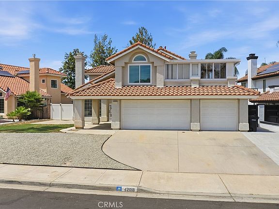 3rd image of 42018 Avenida Vista Ladera