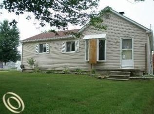 26040 Rogell Rd, New Boston, MI 48164